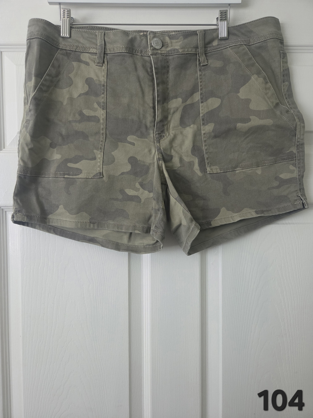 Women's Camo Utility Shorts - Olive Green